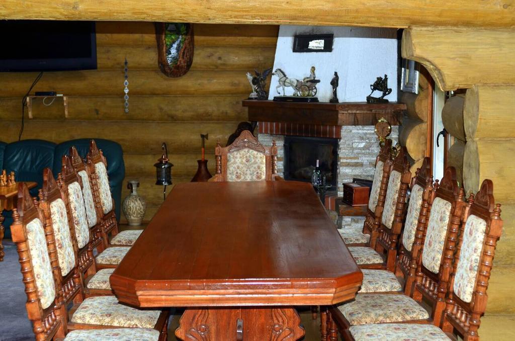 Rancho 555 Guest House Uzhhorod Ngoại thất bức ảnh