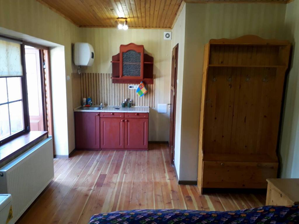 Rancho 555 Guest House Uzhhorod Ngoại thất bức ảnh