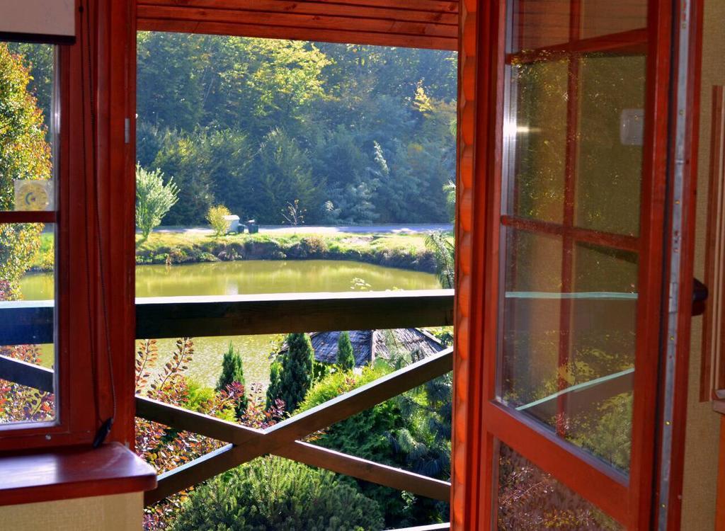 Rancho 555 Guest House Uzhhorod Ngoại thất bức ảnh
