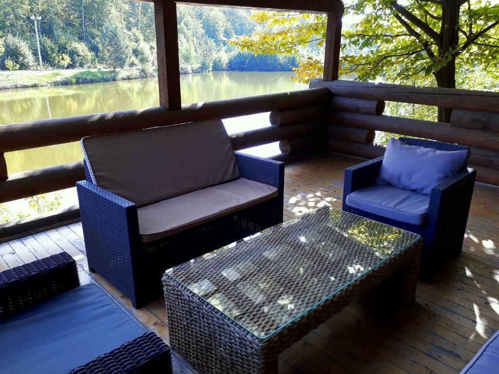 Rancho 555 Guest House Uzhhorod Ngoại thất bức ảnh