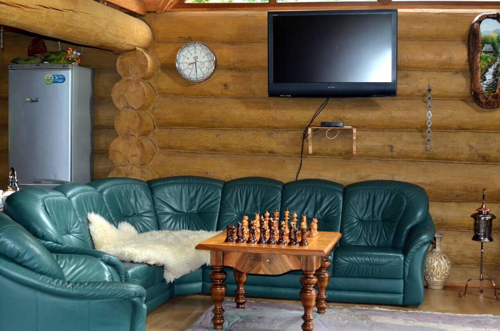 Rancho 555 Guest House Uzhhorod Ngoại thất bức ảnh