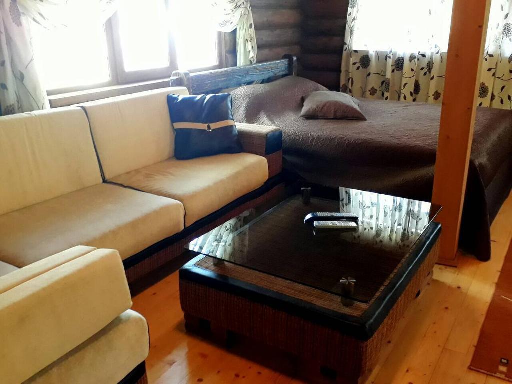 Rancho 555 Guest House Uzhhorod Ngoại thất bức ảnh