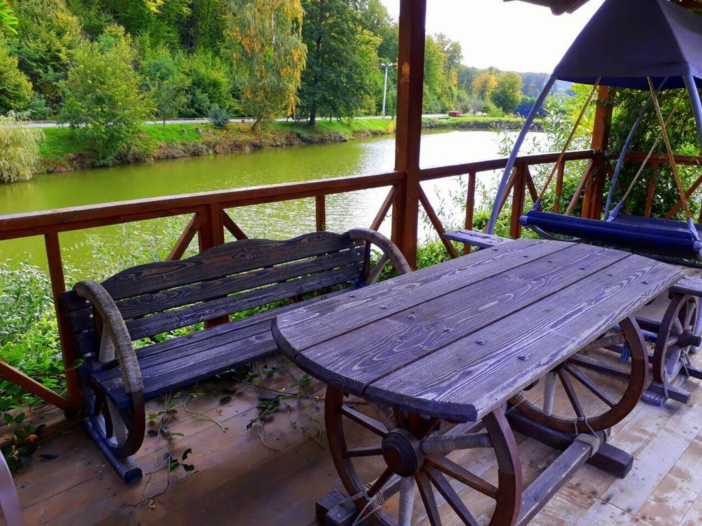 Rancho 555 Guest House Uzhhorod Ngoại thất bức ảnh