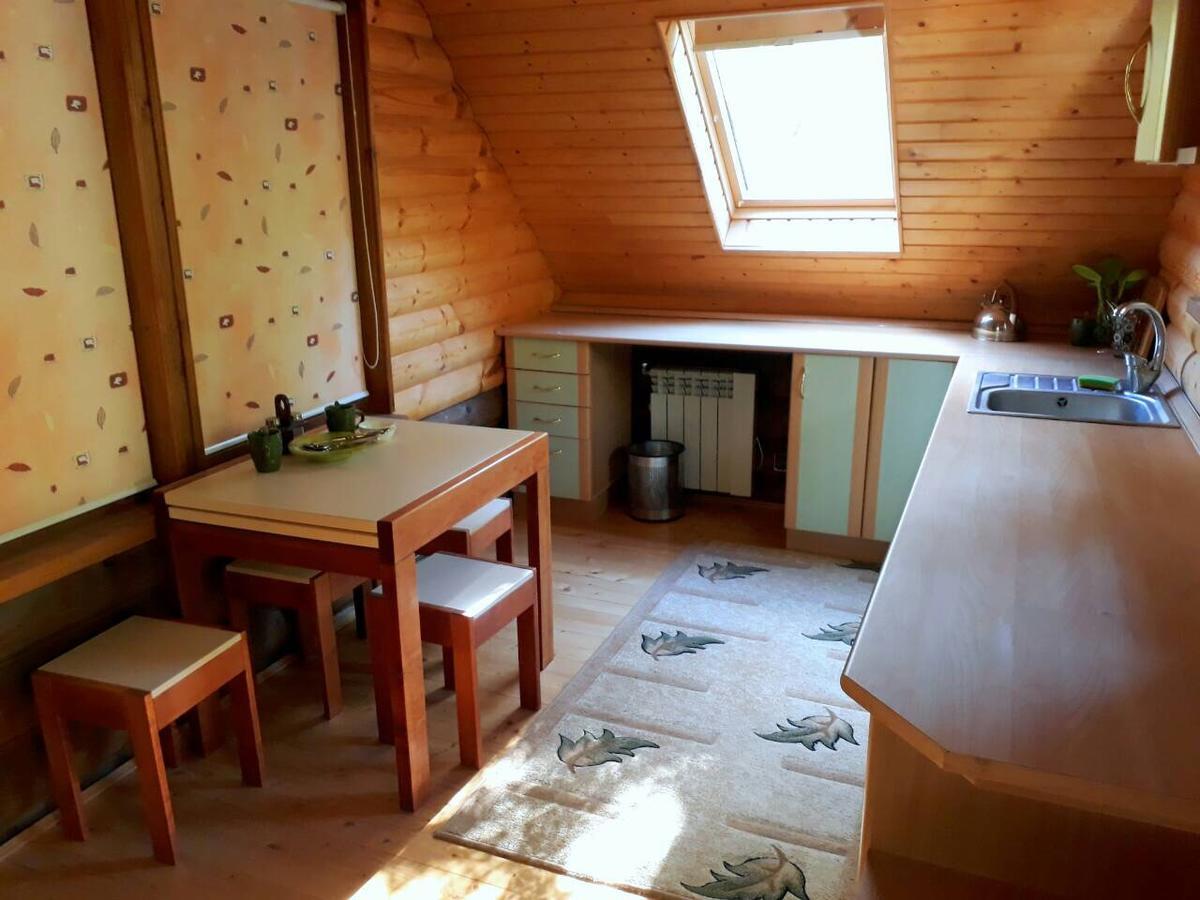 Rancho 555 Guest House Uzhhorod Ngoại thất bức ảnh